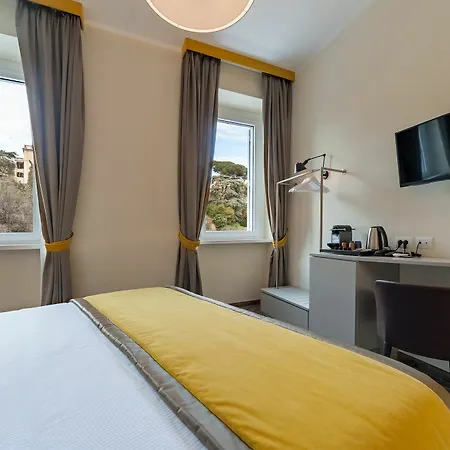 Foro Luxury 3* Rome